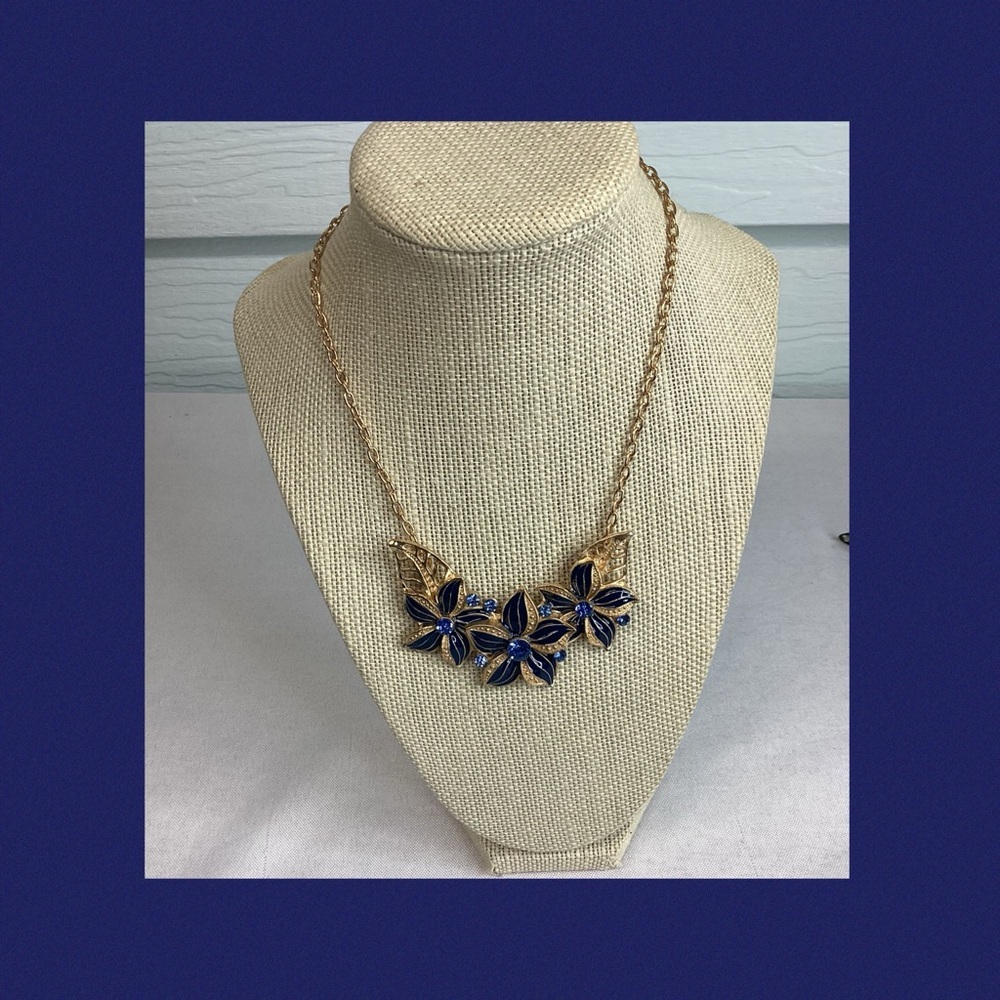 Blue floral necklace.
